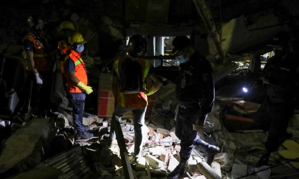 Μπαγκλαντές: Πολύνεκρο δυστύχημα από έκρηξη σε κτίριο (pics)